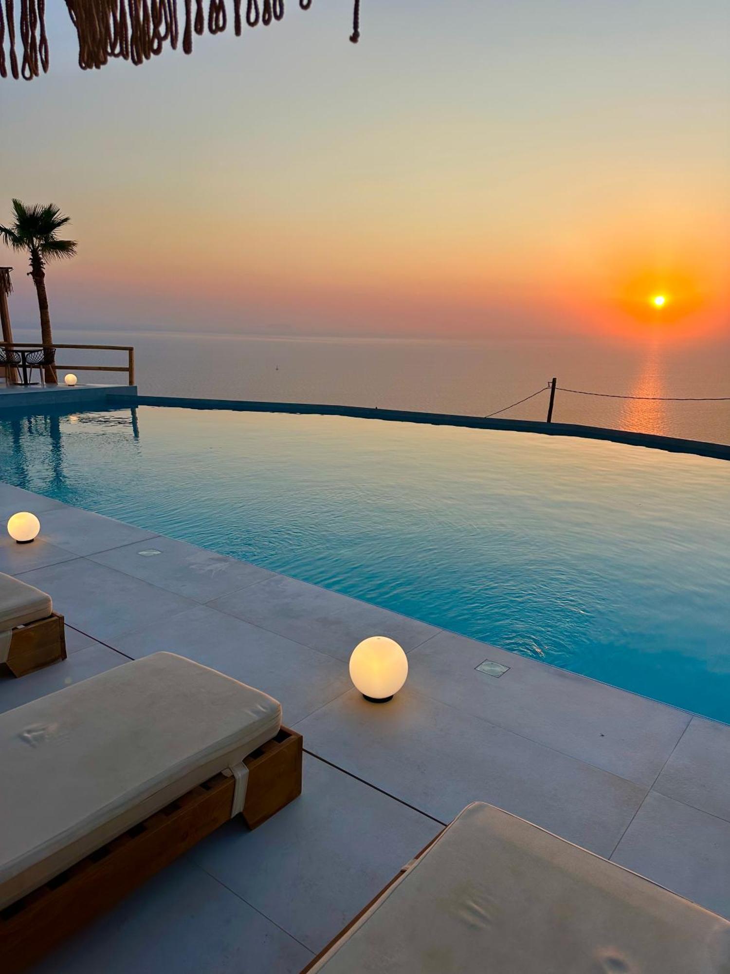 Leon Luxury Suites Imerovigli  Exteriör bild