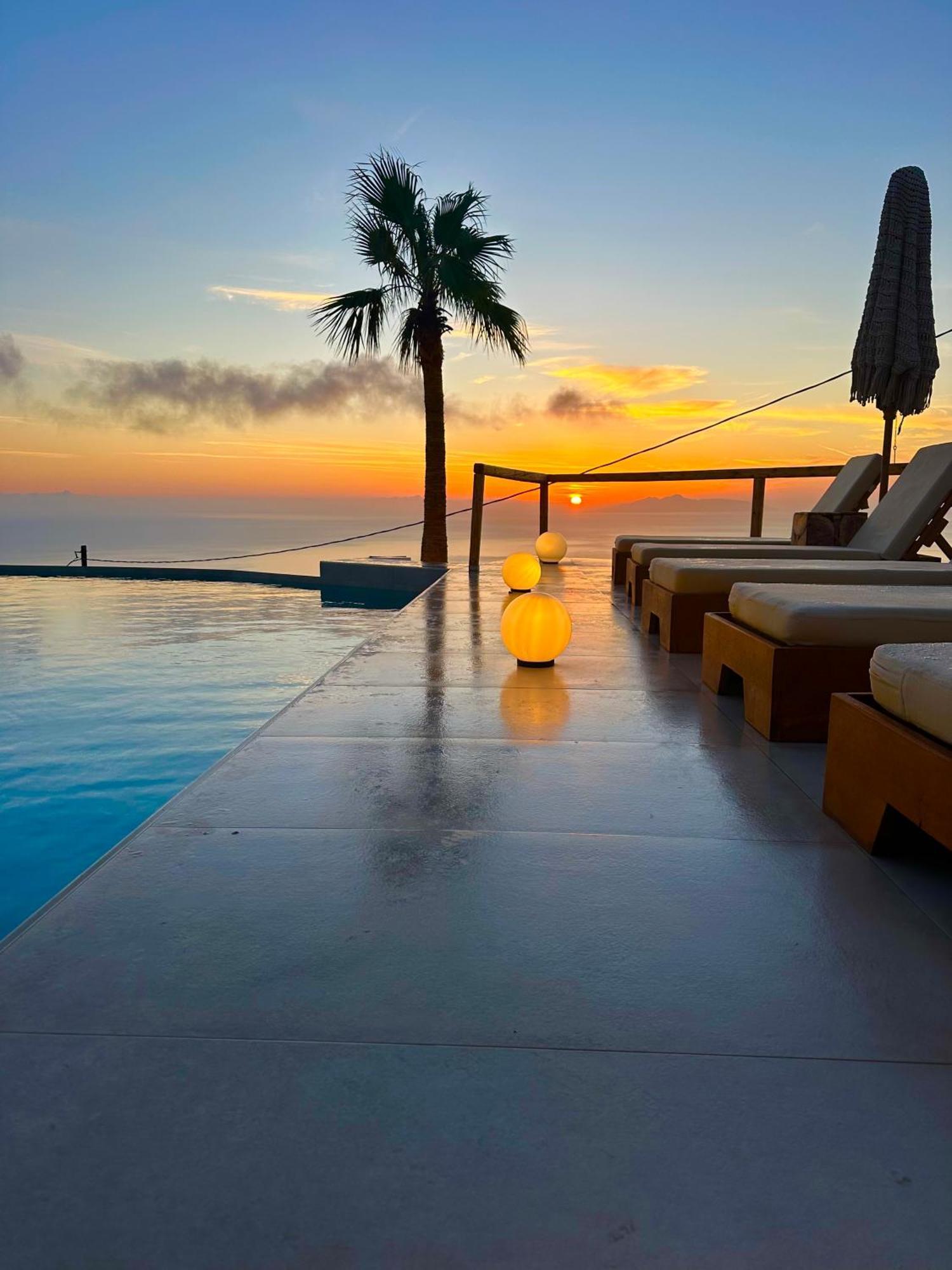 Leon Luxury Suites Imerovigli  Exteriör bild